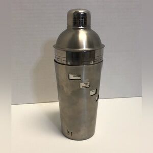 Drink mixer shaker